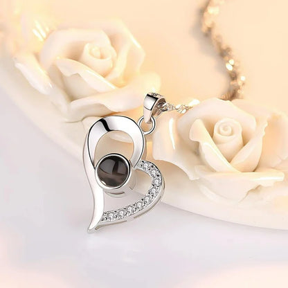 Колие във формата на сърце с уникална подаръчна кутия МЕЧЕ с роза